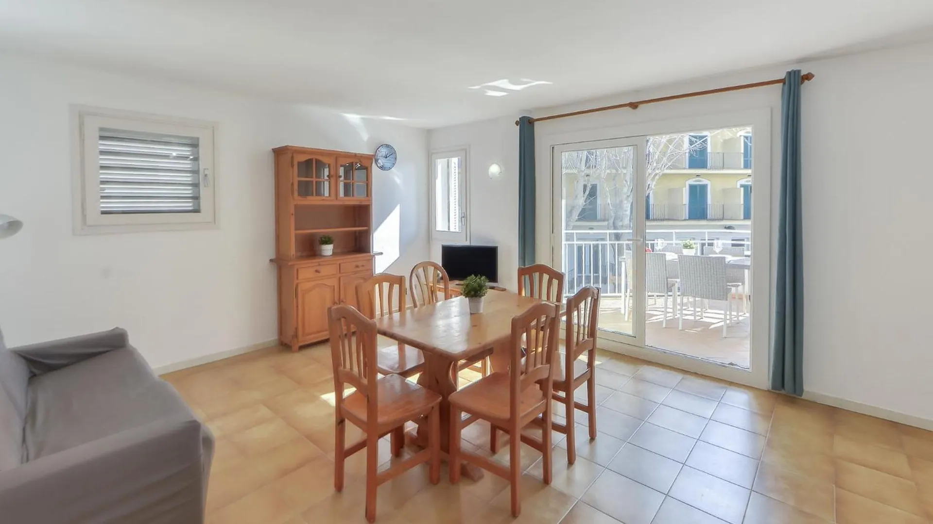 Apartment Platja De Roses-10 By Interhome